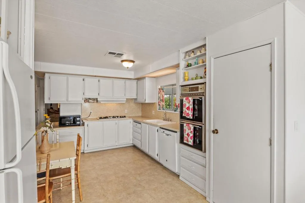 https://cdn.realtyfeed.com/cdn/127/306592414/f7f8c60d18a55501344492513211e2af.webp
