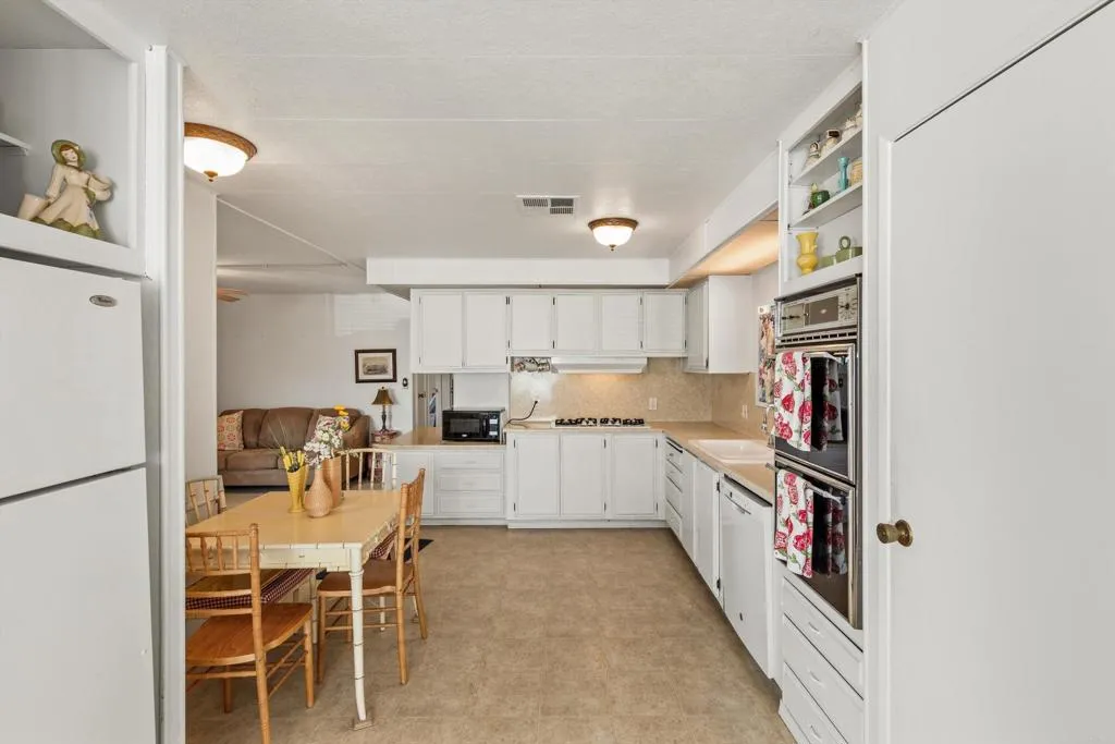 https://cdn.realtyfeed.com/cdn/127/306592414/fe37503f37a997798e18668b559a01de.webp