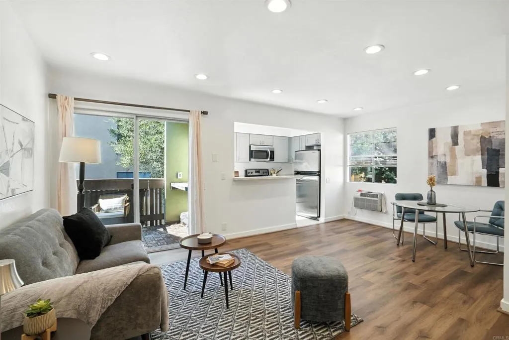 https://cdn.realtyfeed.com/cdn/127/306592442/922beccbfb5a4686d257af0a14744bda.webp
