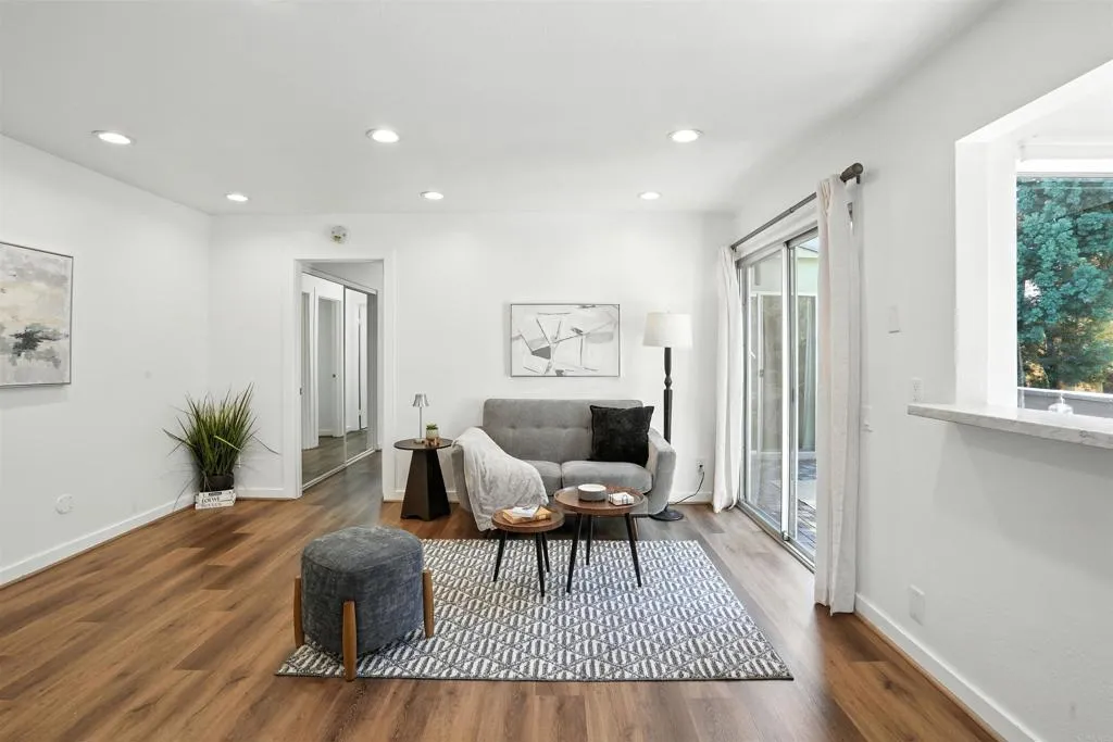 https://cdn.realtyfeed.com/cdn/127/306592442/9e924ce74ae68eb4ed6cc867c6ccc64e.webp