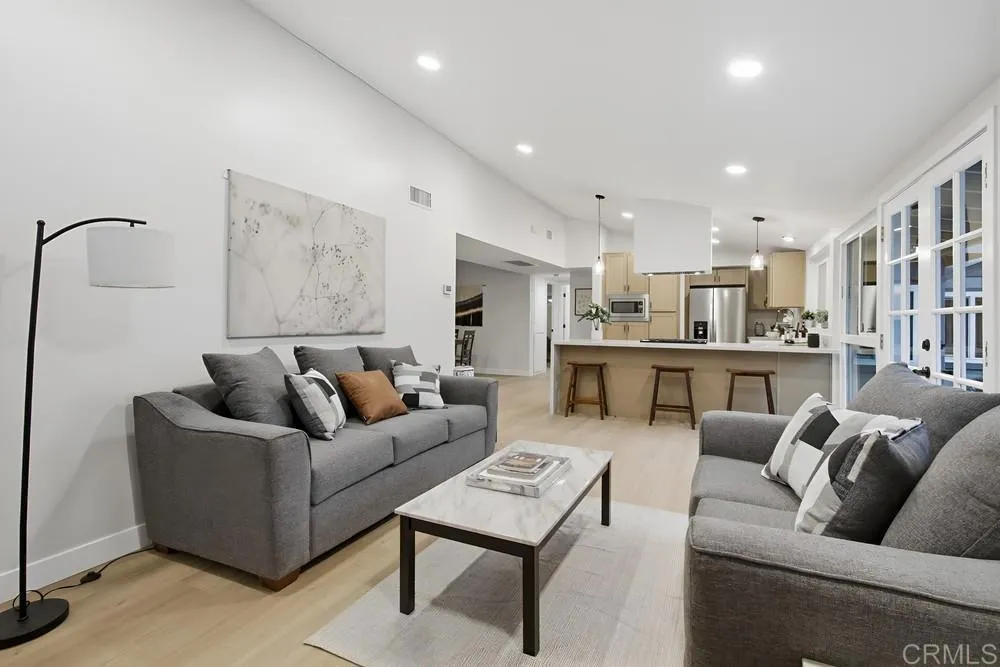 https://cdn.realtyfeed.com/cdn/127/306592453/e26a6e3b48804e9467c166c1a5f5fe75.webp
