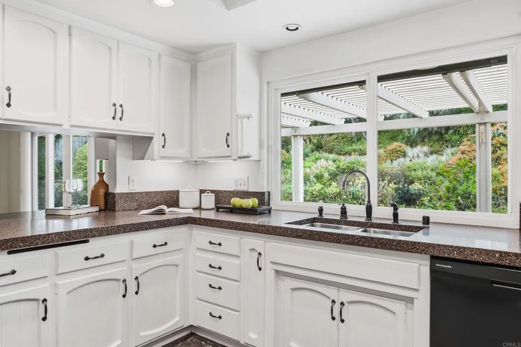 https://cdn.realtyfeed.com/cdn/127/306592491/f67eb3c5c18f8a52e3a9e0d8511c478e.webp