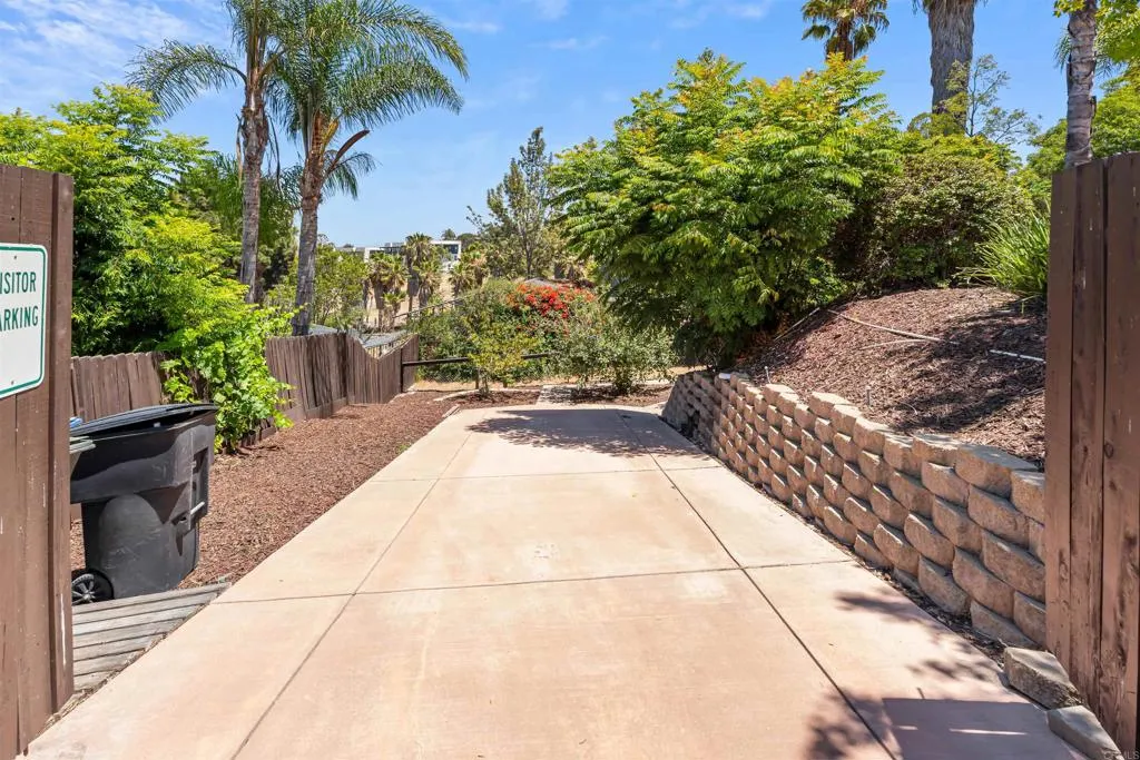 https://cdn.realtyfeed.com/cdn/127/306592492/5da5df5fb62329003e819af8aa942b81.webp