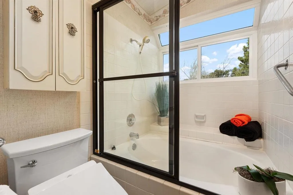 https://cdn.realtyfeed.com/cdn/127/306592496/1432fa96c80fe57a2c66c20d81722446.webp