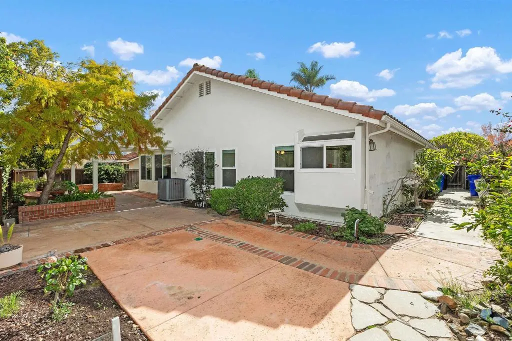 https://cdn.realtyfeed.com/cdn/127/306592496/2c724cc39b474477a5f3f9711b343b71.webp
