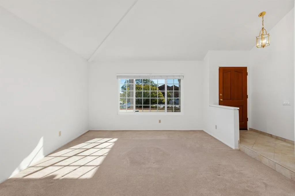 https://cdn.realtyfeed.com/cdn/127/306592496/851807b97b08c424de0203e5c56a7572.webp