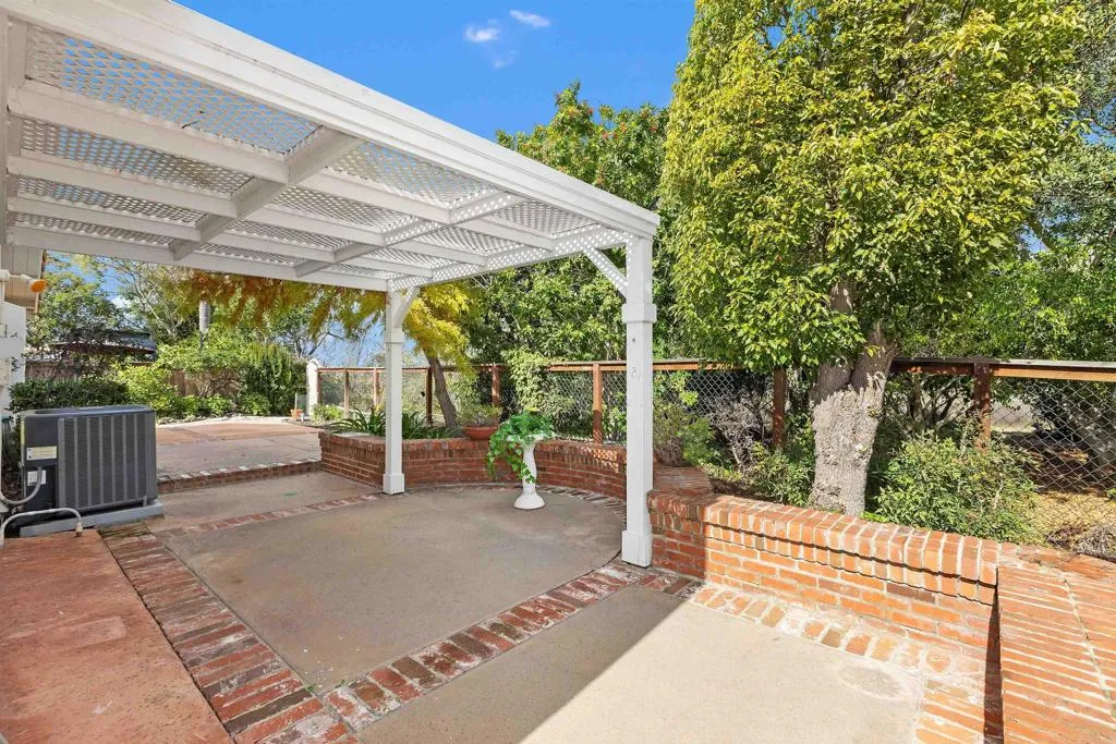https://cdn.realtyfeed.com/cdn/127/306592496/a00483cc0508e60189fc16281ea12ae5.webp