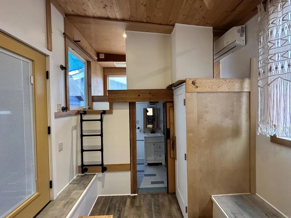 https://cdn.realtyfeed.com/cdn/127/306592516/ca51657fe746fef62e0dc79ead19771b.webp