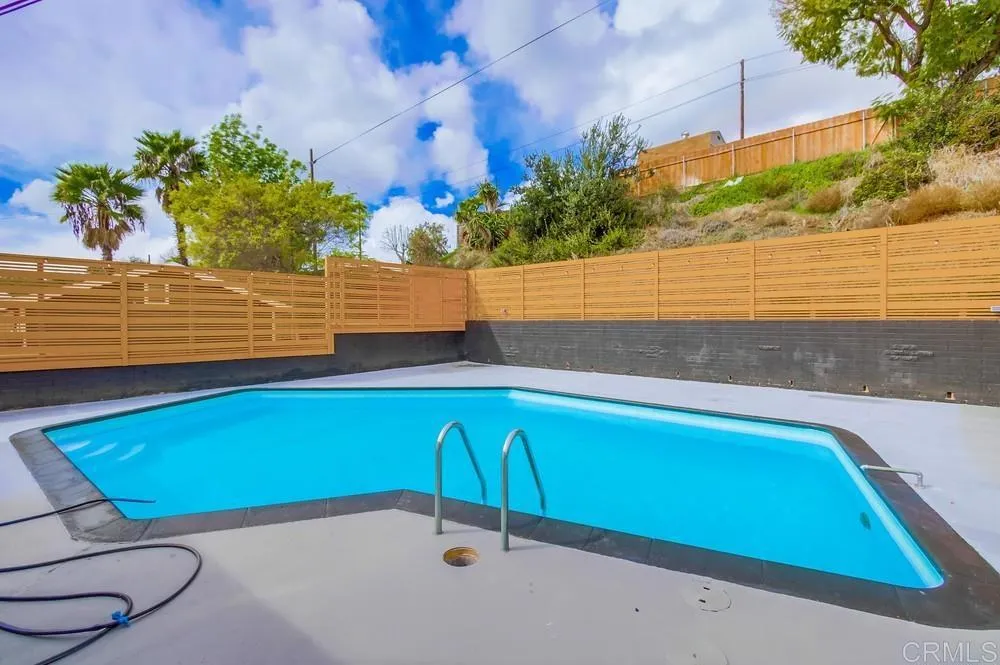 https://cdn.realtyfeed.com/cdn/127/306592537/af202036a7983f8035d210b1d49437ba.webp