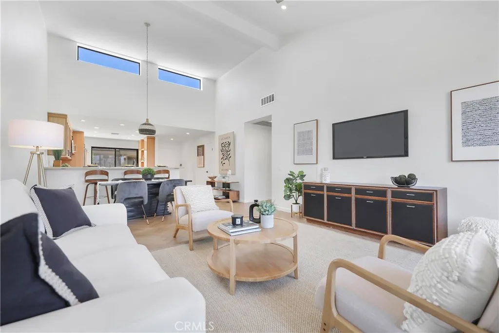 15207 Greenleaf, Sherman Oaks, CA, 91403