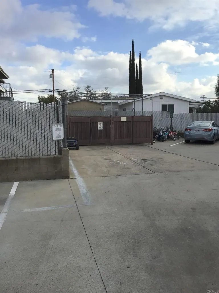 https://cdn.realtyfeed.com/cdn/127/306592630/46864ae74520b2460a6f4172b02e6933.webp