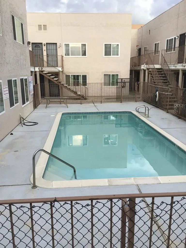 https://cdn.realtyfeed.com/cdn/127/306592630/51ec0403329df9603d54787d923027a0.webp