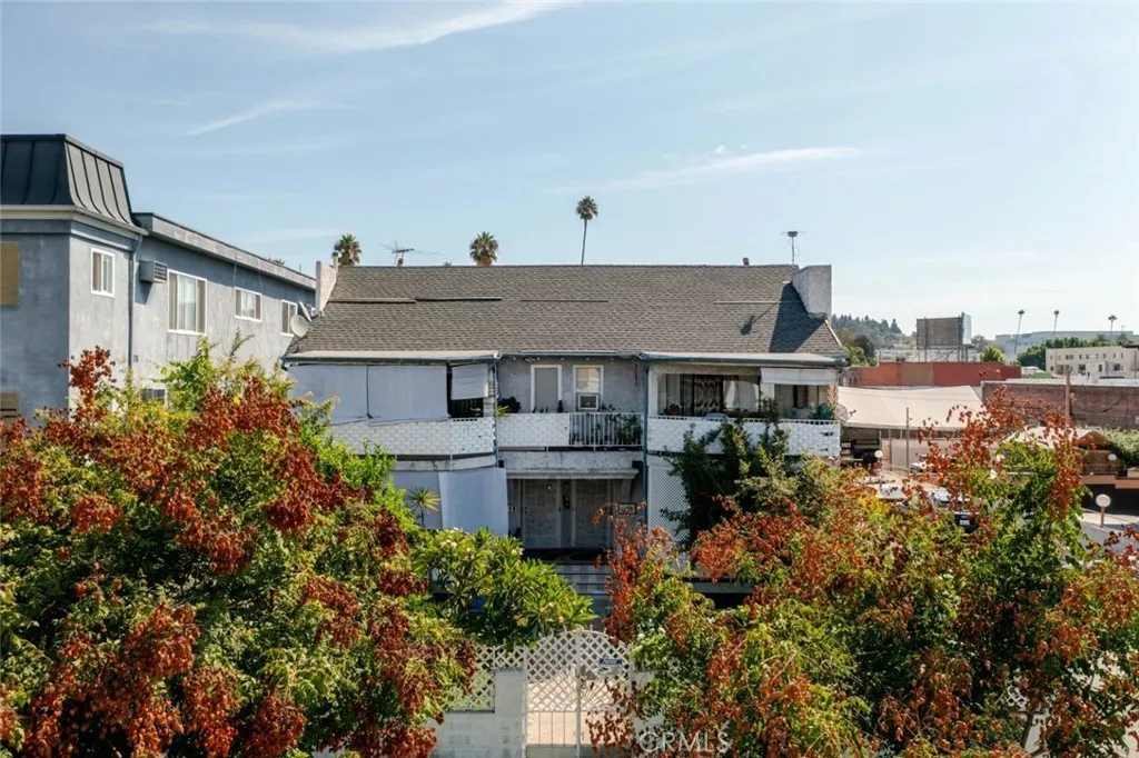 Los Angeles, CA 90027