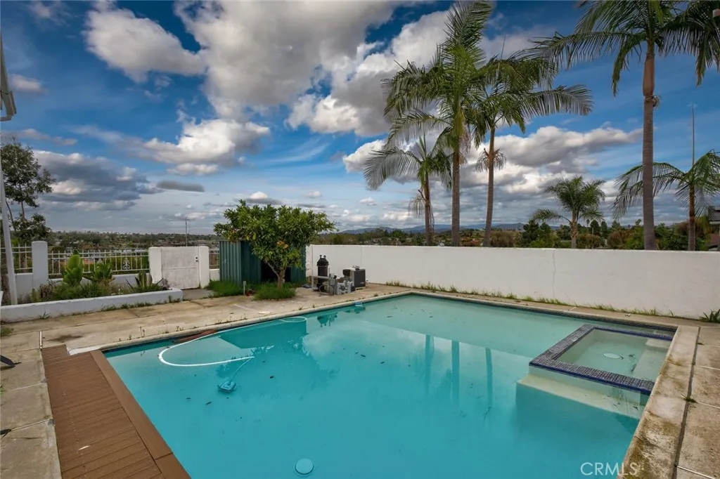 https://cdn.realtyfeed.com/cdn/127/306592786/3bc7515e271f7229d9b88799b4963405.webp