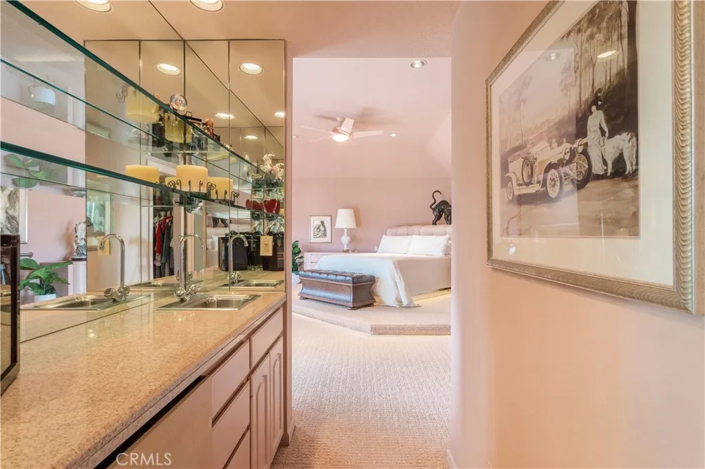https://cdn.realtyfeed.com/cdn/127/306592896/2bde9250a2ddb83c7d6438eda0a59d62.webp