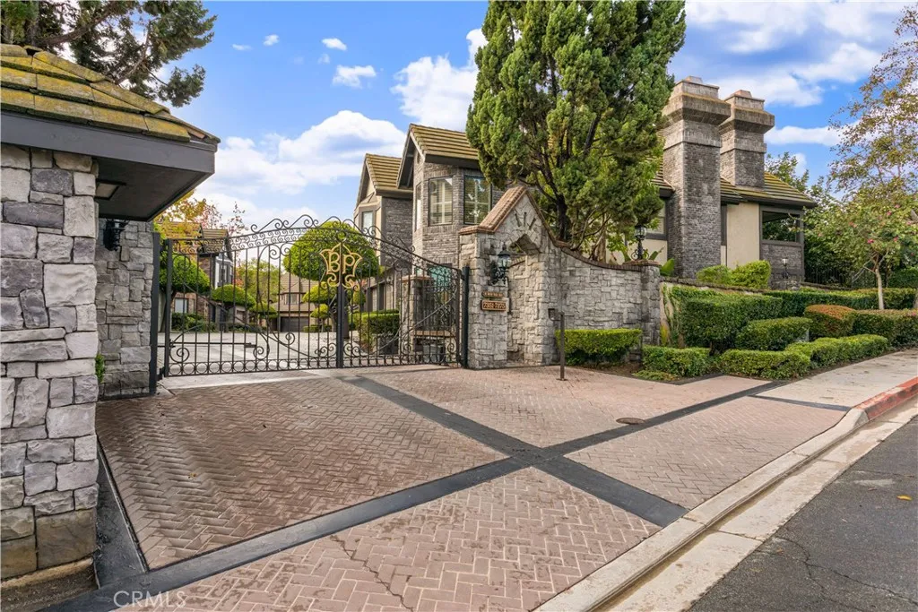 https://cdn.realtyfeed.com/cdn/127/306592896/aa27f2a7c1383017ceaa3c3dd0da98bd.webp