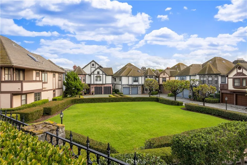 https://cdn.realtyfeed.com/cdn/127/306592896/ce6551841140e275b5a6f4407fd6d8ce.webp