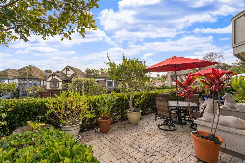 https://cdn.realtyfeed.com/cdn/127/306592896/dfb2c8b5235e733432682304629549aa.webp