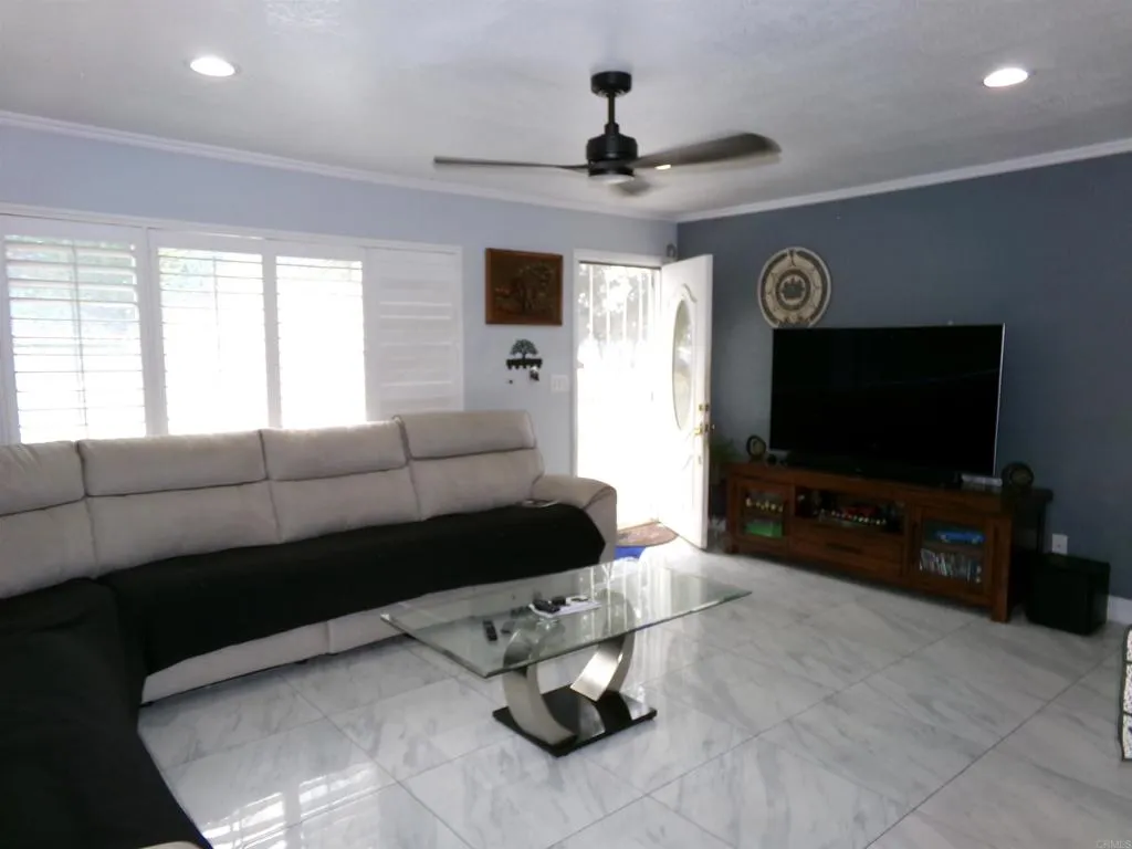 https://cdn.realtyfeed.com/cdn/127/306592952/f5d14602eae1a31641de8f4193ab1796.webp