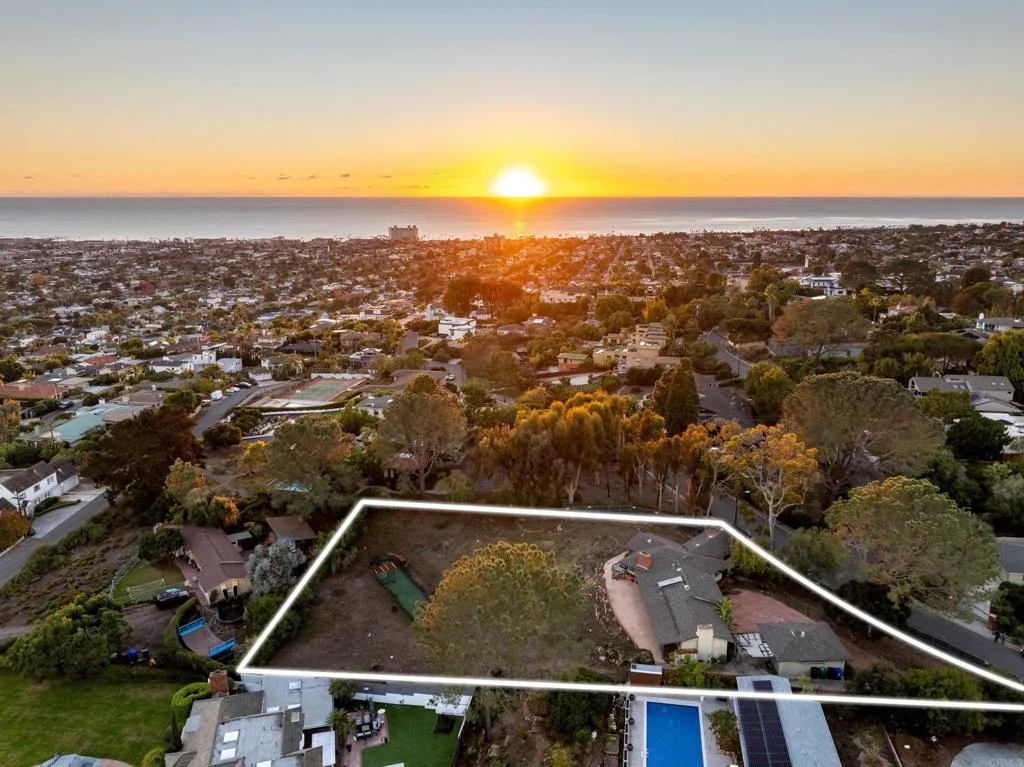 https://cdn.realtyfeed.com/cdn/127/306592953/cffaa917648a409711551c6d756ea5f0.webp