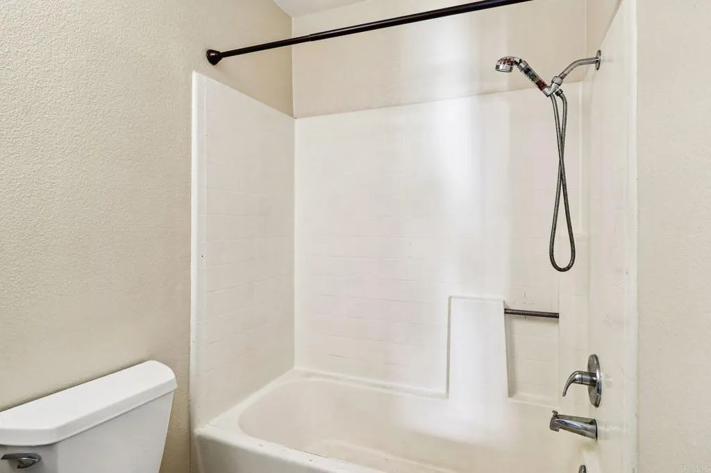 https://cdn.realtyfeed.com/cdn/127/306592955/852cafd4b1e68e7c9bff6bff4c31e74f.webp