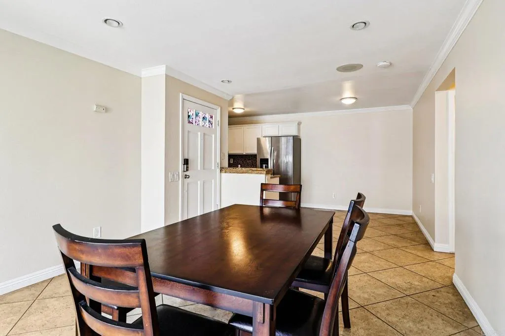 https://cdn.realtyfeed.com/cdn/127/306592955/b45595883beb1140683cc4ccf41e0ae8.webp