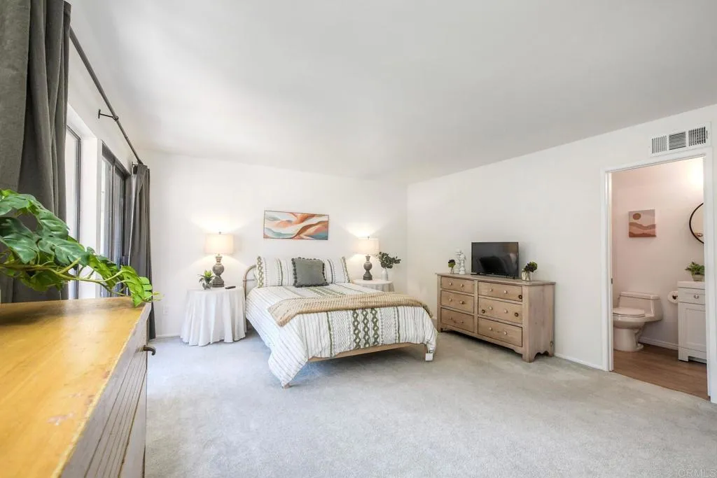 https://cdn.realtyfeed.com/cdn/127/306592994/74cf14bf9adb4cdd82fec6f0004031d8.webp