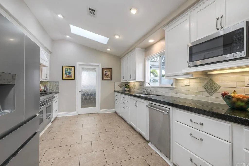 https://cdn.realtyfeed.com/cdn/127/306593015/f21b4aae887792e890080ad2b48f10c0.webp