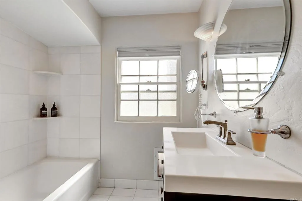 https://cdn.realtyfeed.com/cdn/127/306593078/276e0b1100f5b2f6b862d1ec91974a61.webp
