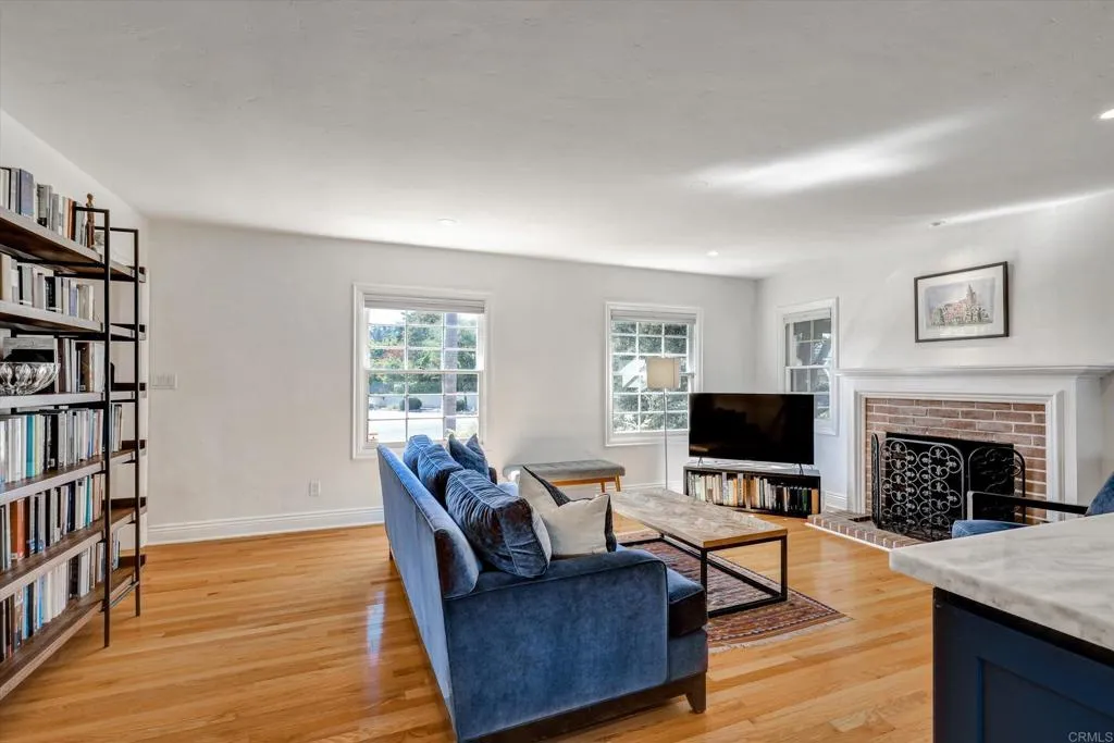 https://cdn.realtyfeed.com/cdn/127/306593078/85c28a8312a605ac62aa158229c5db21.webp
