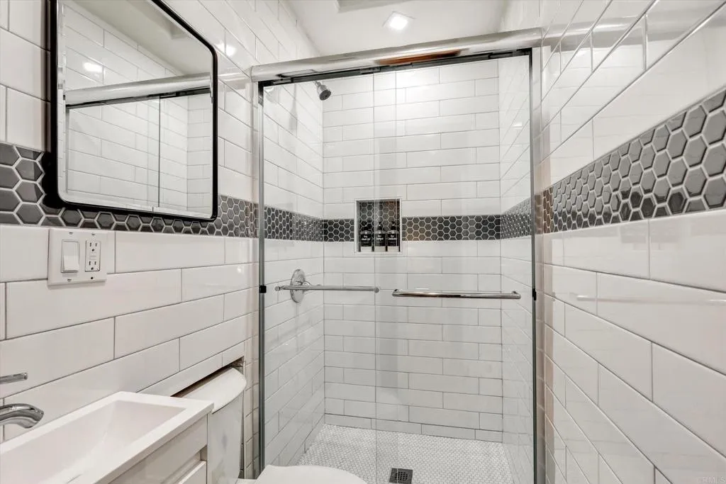 https://cdn.realtyfeed.com/cdn/127/306593078/e202e35d528051f268f460c46a186a62.webp