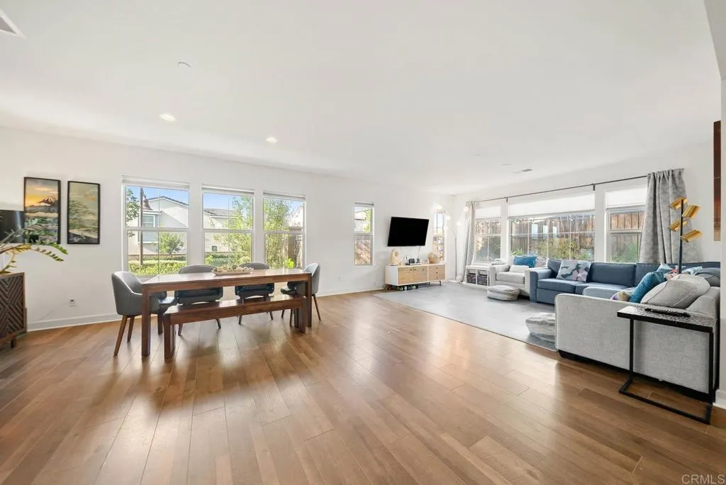 https://cdn.realtyfeed.com/cdn/127/306593117/0c593b6a4fdce56a44f5dd9abb756bff.webp