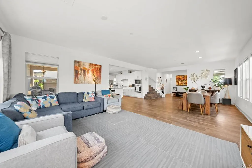 https://cdn.realtyfeed.com/cdn/127/306593117/e2908dc2988c653645e1635a998eaf41.webp