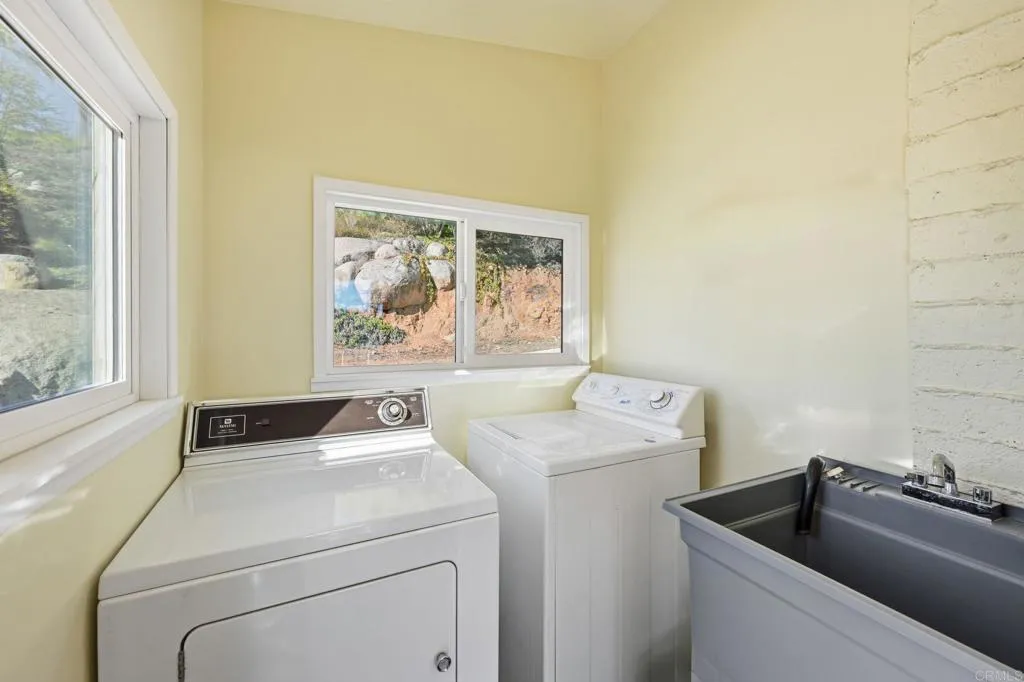 https://cdn.realtyfeed.com/cdn/127/306593214/3aa2fbbe4ab81ae58168682618a46637.webp