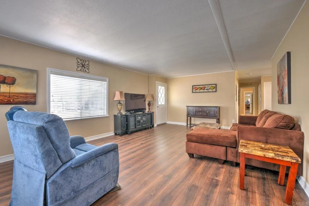 https://cdn.realtyfeed.com/cdn/127/306593219/98fe27a075b49a820b2939106a5082d0.webp