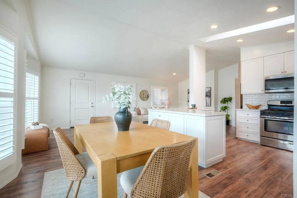 https://cdn.realtyfeed.com/cdn/127/306593269/ae31070be7f940c49cfc1f39772d9996.webp