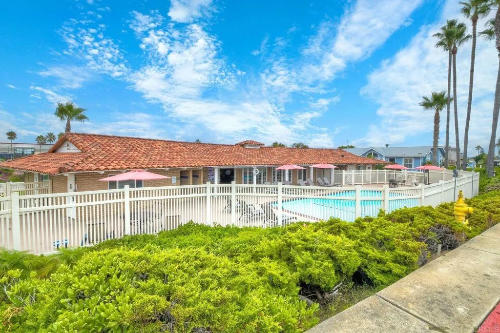 https://cdn.realtyfeed.com/cdn/127/306593269/c1f9a2e227364581b1f4db14692df5d9.webp