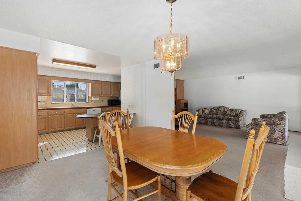 https://cdn.realtyfeed.com/cdn/127/306593326/5eb43688850472e9dec7f51eb43fa733.webp