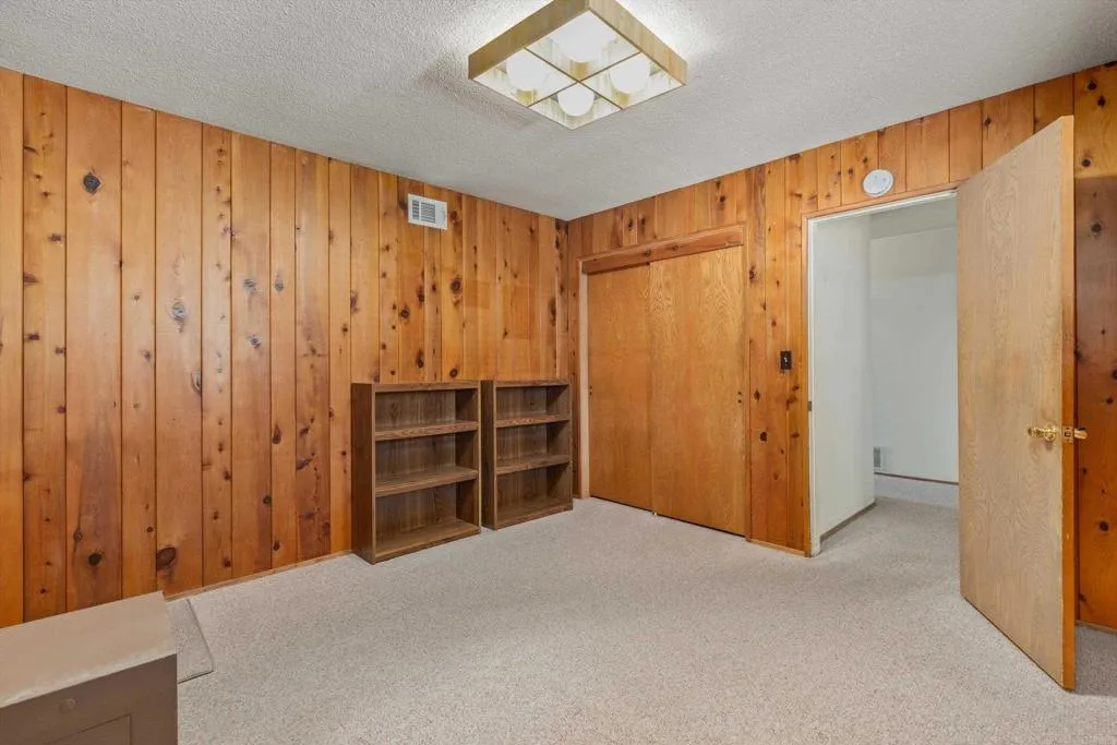 https://cdn.realtyfeed.com/cdn/127/306593326/8e6ac63d22575df2b9bddb12596f8f9b.webp