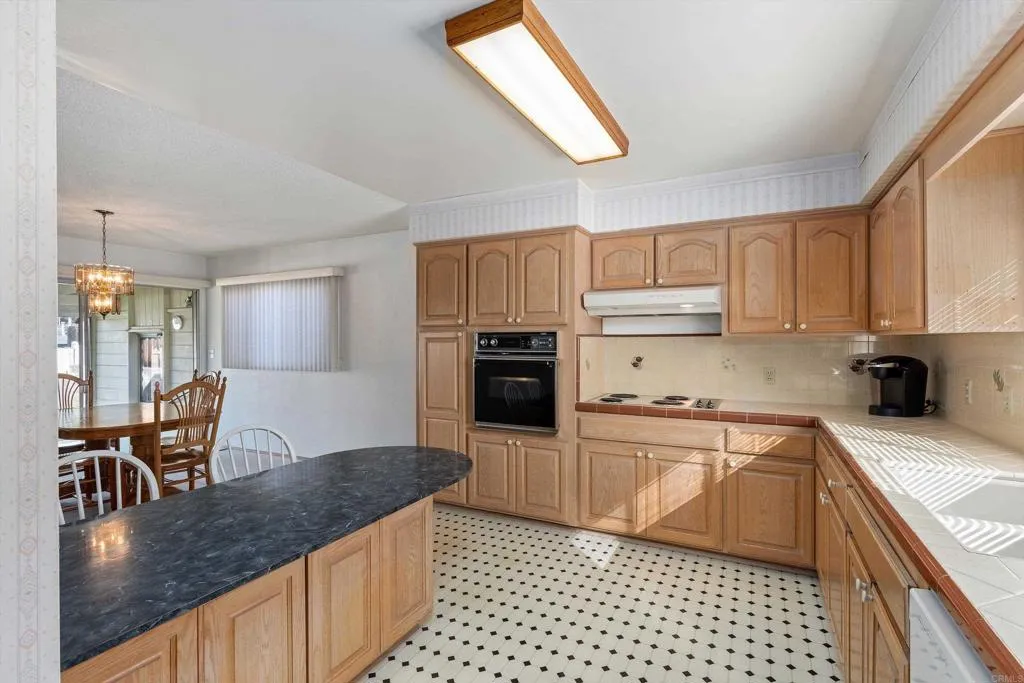 https://cdn.realtyfeed.com/cdn/127/306593326/c220a9652225b331629cb31324b03a68.webp
