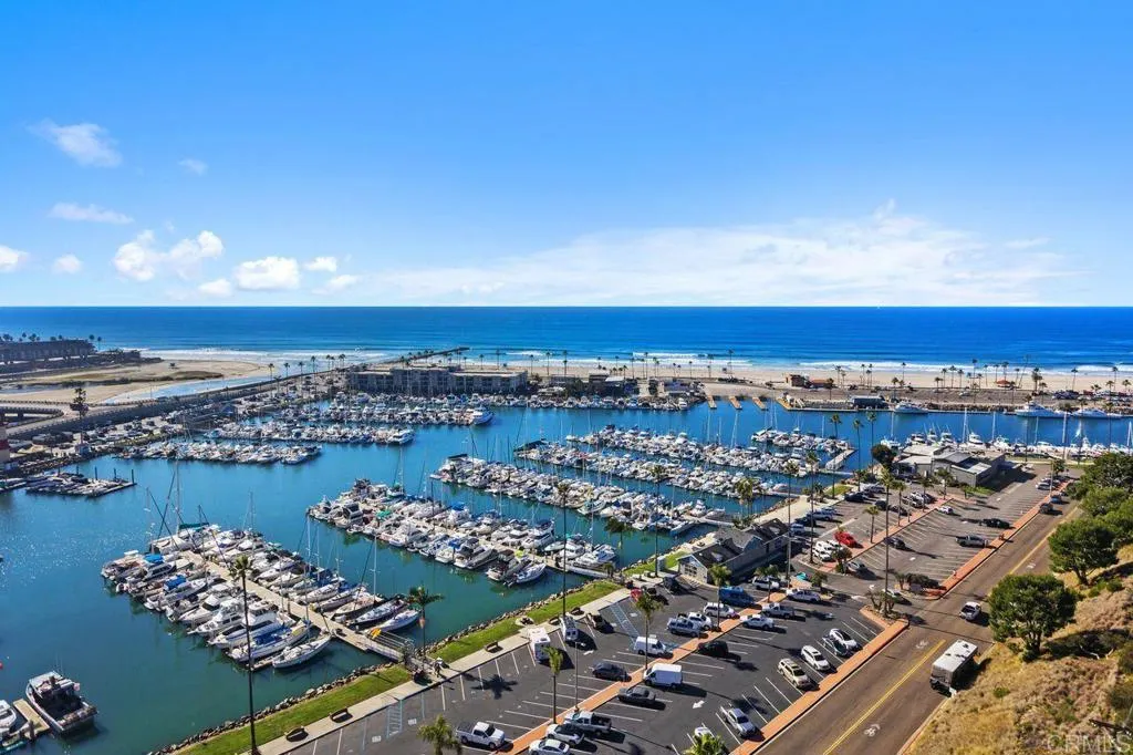 https://cdn.realtyfeed.com/cdn/127/306593355/03ecd11c5c555bdd66a4254c894bd79e.webp