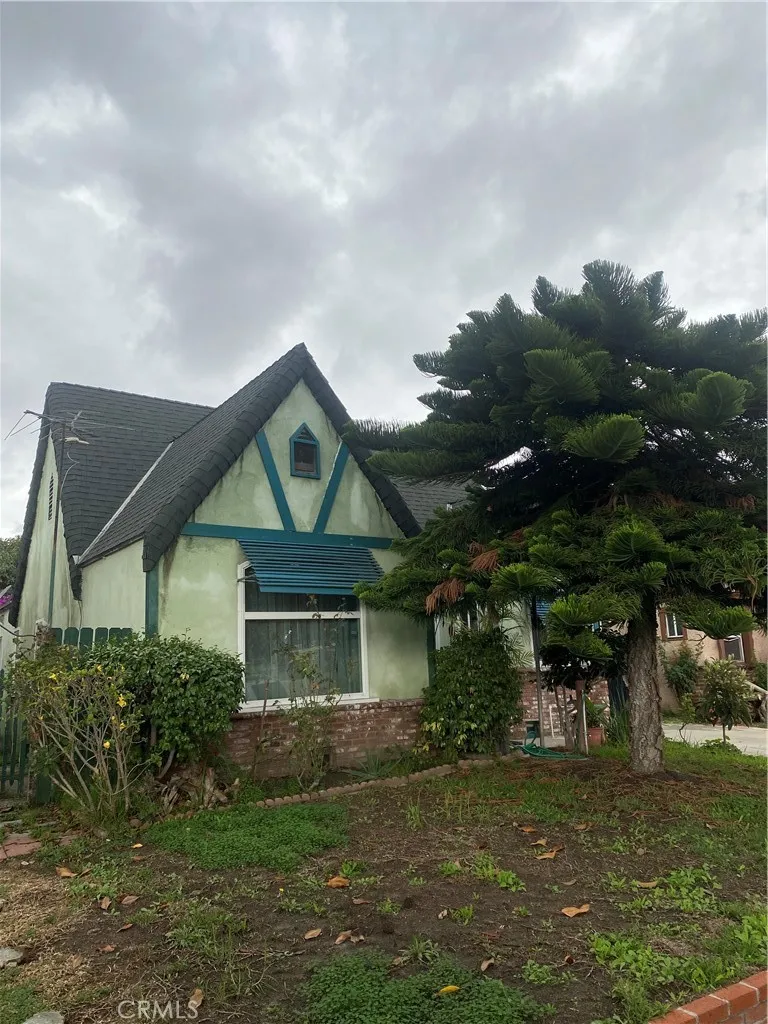 8453 Cypress, South Gate, CA 90280