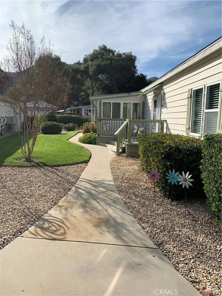 https://cdn.realtyfeed.com/cdn/127/306593426/e9c11f005110a288d6c4fb59d413c970.webp