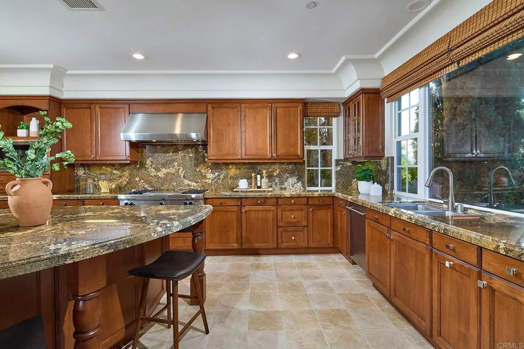 https://cdn.realtyfeed.com/cdn/127/306593443/897c163fe05dd350fea3114bf70929e1.webp