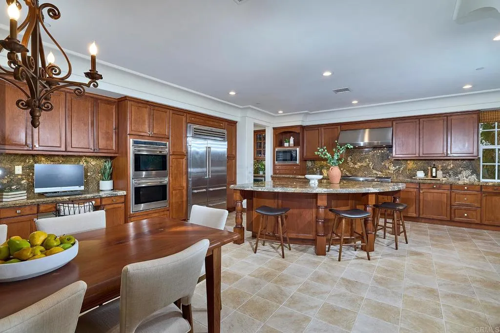 https://cdn.realtyfeed.com/cdn/127/306593443/9cee4ac85a05f39a6173c71387d0c4a3.webp