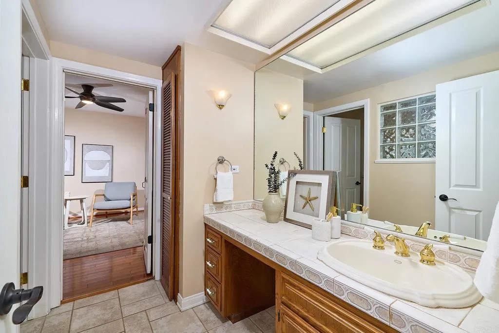 https://cdn.realtyfeed.com/cdn/127/306593576/0edf755bc0c45434213806c5efb24636.webp