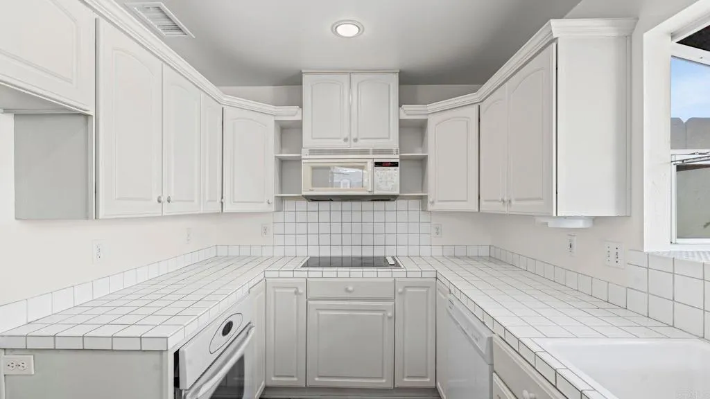 https://cdn.realtyfeed.com/cdn/127/306593577/7b55157f25e93934b0f20cf15f637f74.webp