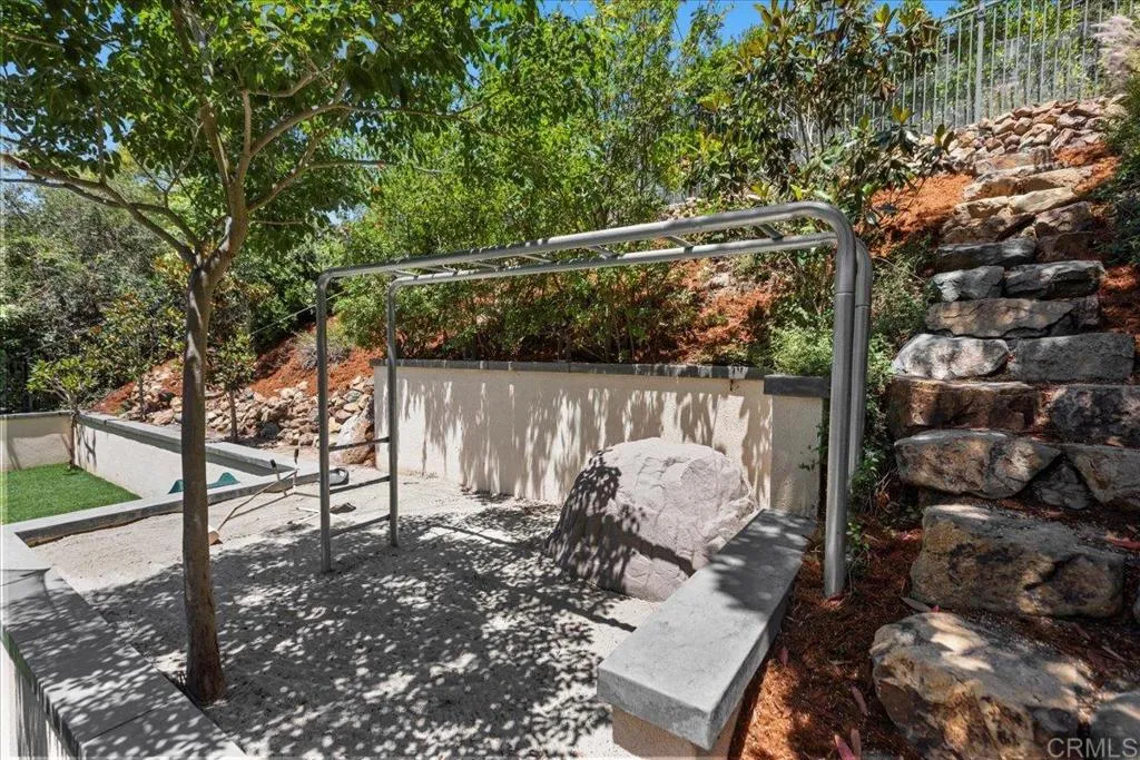 https://cdn.realtyfeed.com/cdn/127/306593580/443338e4fd8ac9ee477a1b36fe20afd7.webp