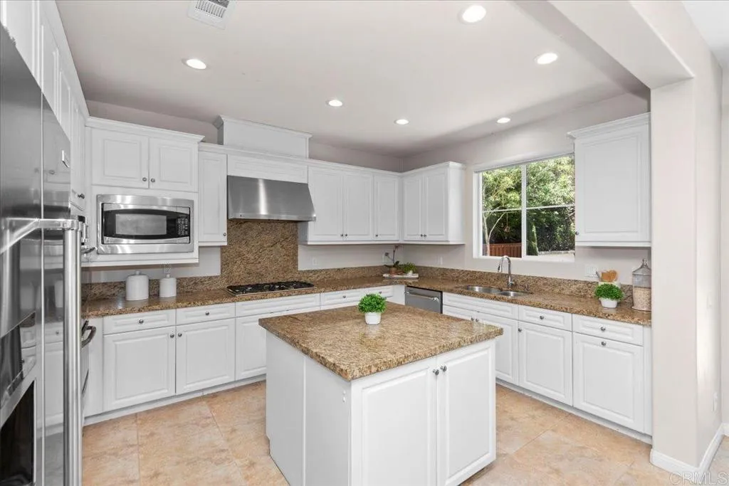 https://cdn.realtyfeed.com/cdn/127/306593580/e80ee404817b470668711a669881222f.webp
