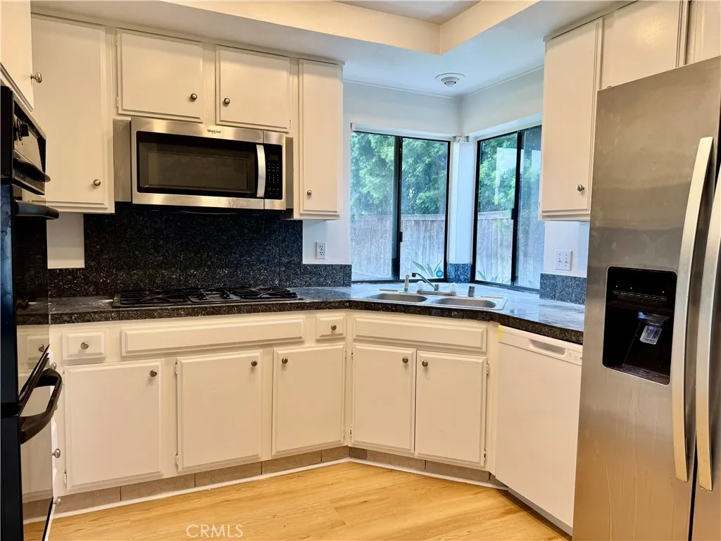 3 Atlanta, Irvine, CA, 92620